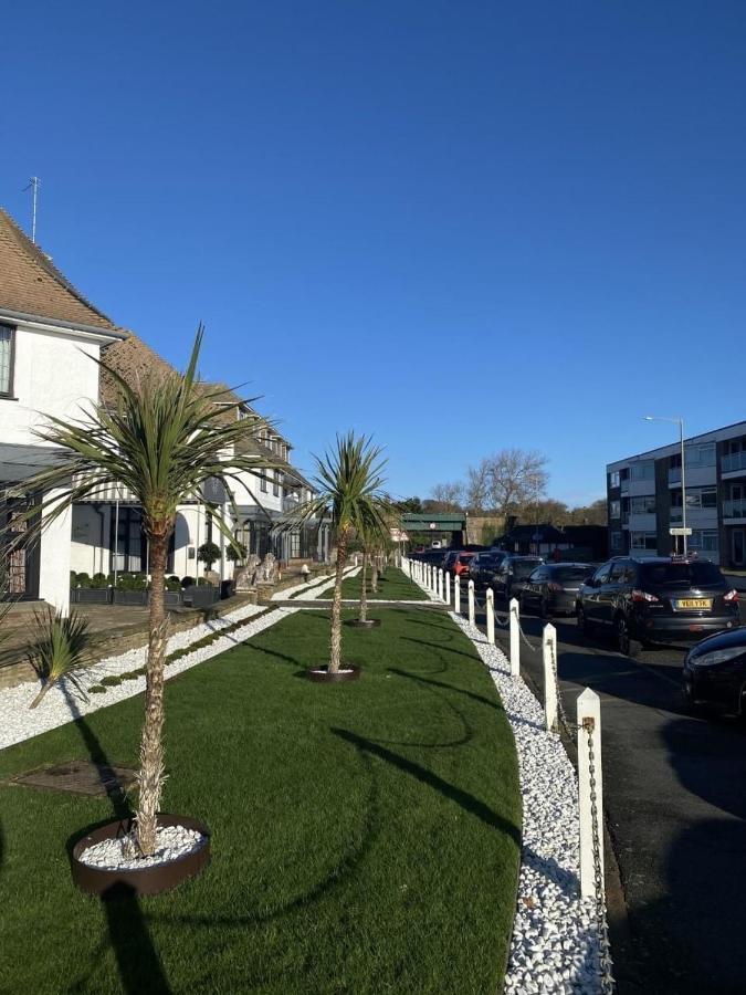 The Relais Cooden Beach And Spa Bexhill-on-Sea Exterior photo